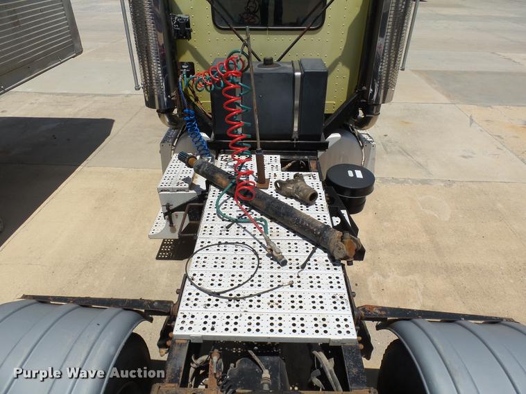 image for item DB4074 1996 Freightliner FLD semi truck