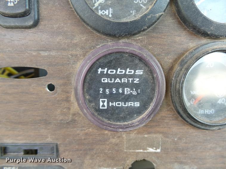 image for item DB4075 2009 Freightliner FLD120 SD semi truck