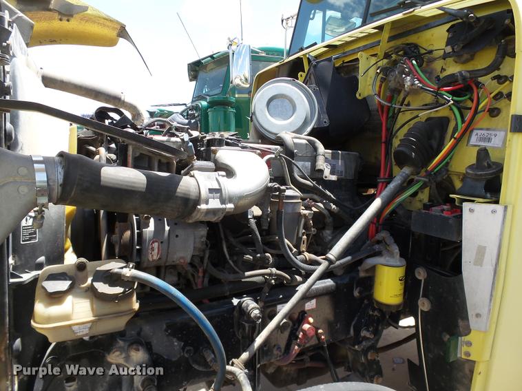 image for item DB4075 2009 Freightliner FLD120 SD semi truck