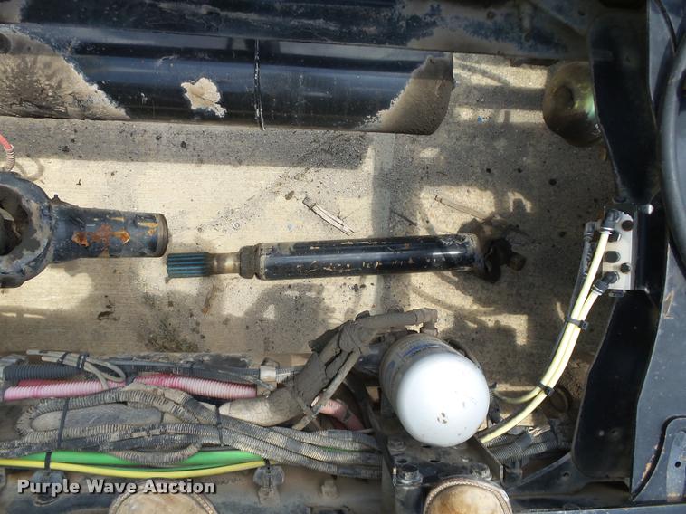 image for item DB4075 2009 Freightliner FLD120 SD semi truck