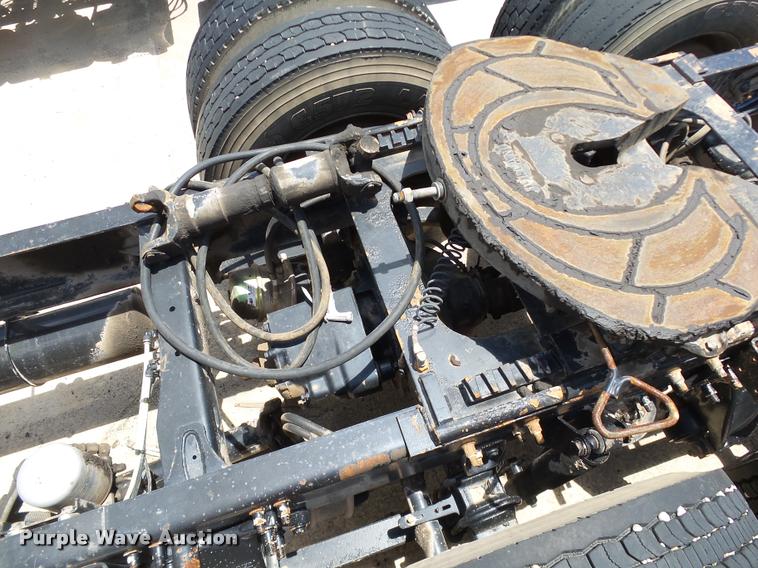 image for item DB4075 2009 Freightliner FLD120 SD semi truck