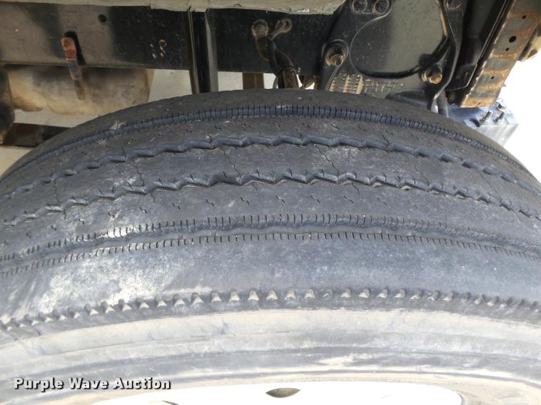 image for item DB4075 2009 Freightliner FLD120 SD semi truck