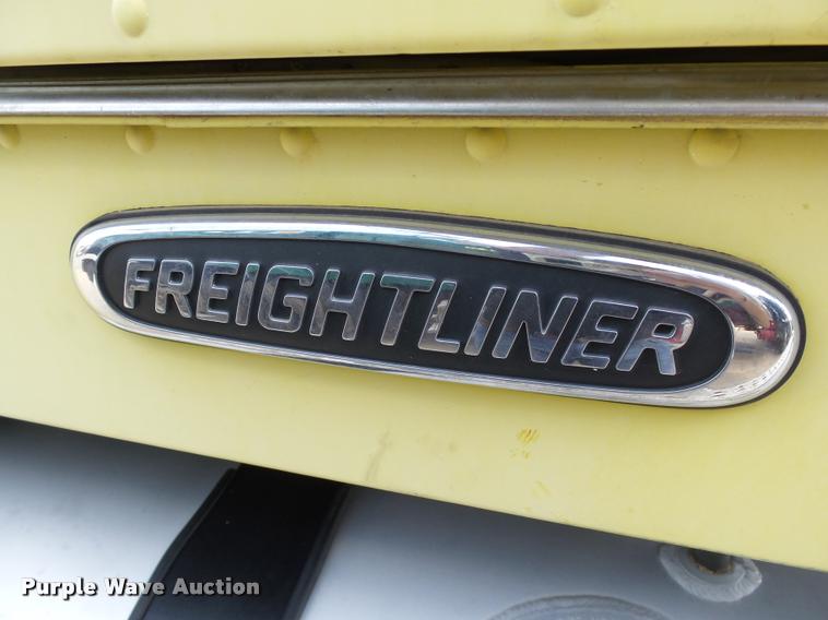 image for item DB4075 2009 Freightliner FLD120 SD semi truck