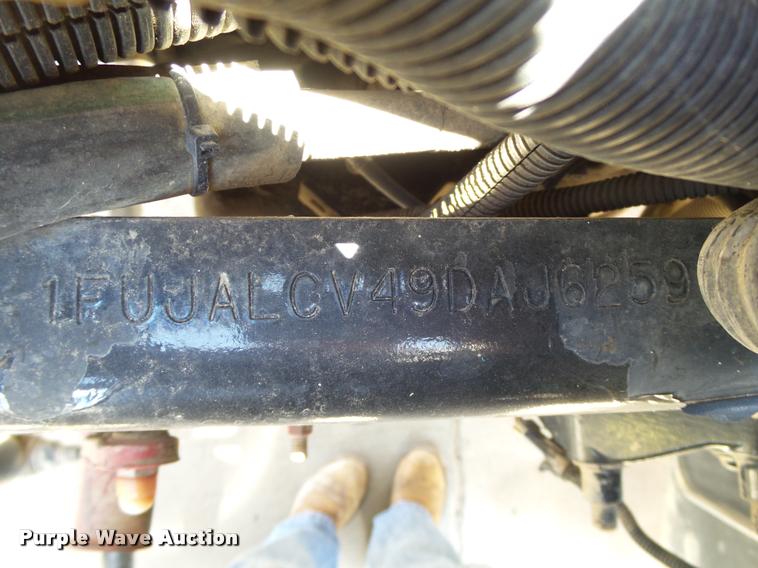 image for item DB4075 2009 Freightliner FLD120 SD semi truck