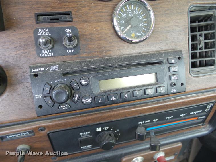 image for item DB4076 2009 Freightliner FLD120 SD semi truck