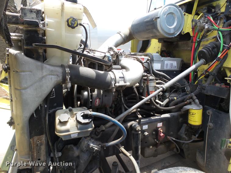 image for item DB4076 2009 Freightliner FLD120 SD semi truck