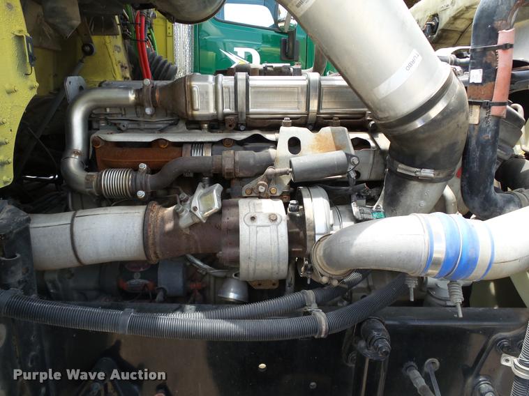 image for item DB4076 2009 Freightliner FLD120 SD semi truck