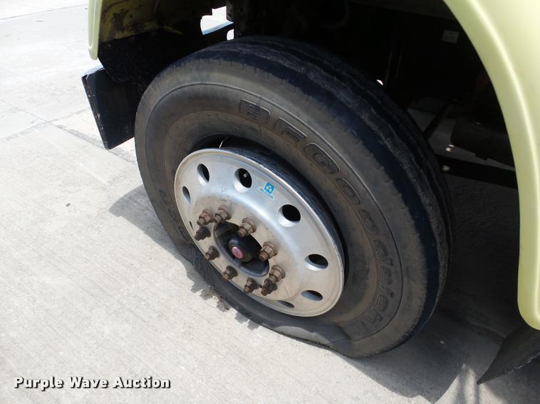 image for item DB4076 2009 Freightliner FLD120 SD semi truck