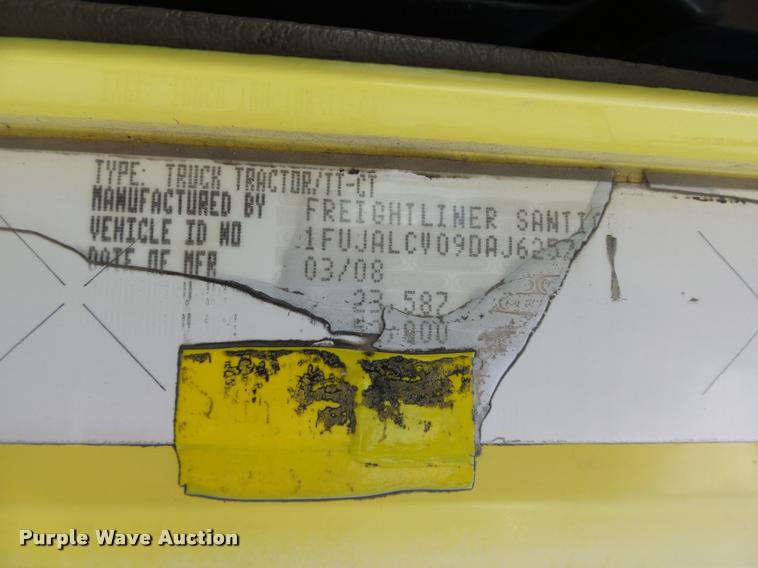 image for item DB4076 2009 Freightliner FLD120 SD semi truck