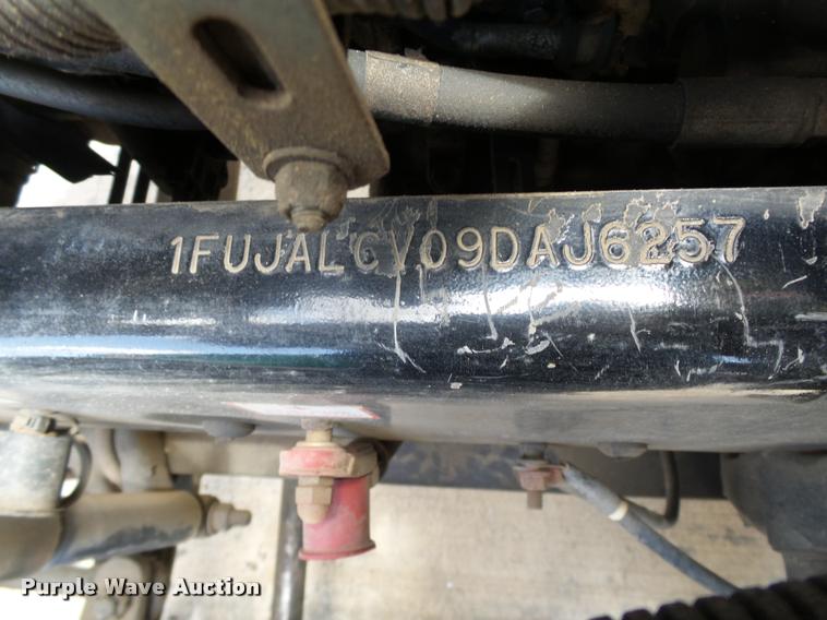 image for item DB4076 2009 Freightliner FLD120 SD semi truck