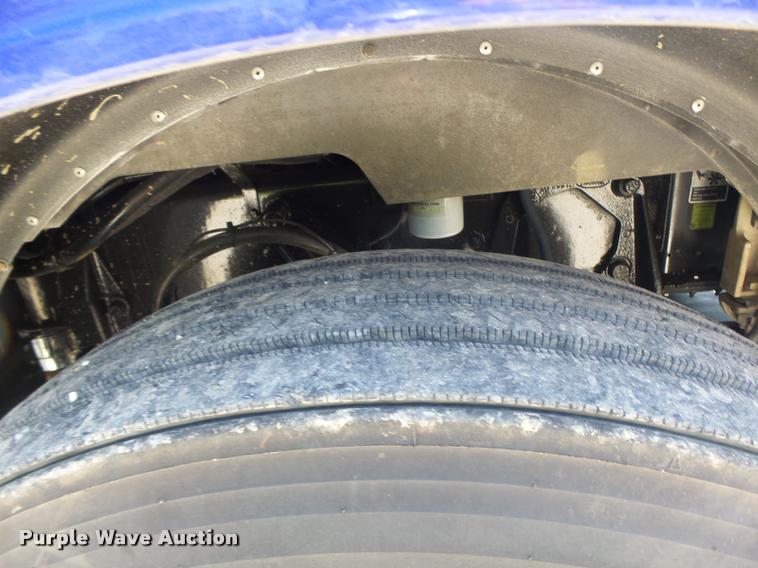 image for item DB5853 2004 Peterbilt 379 semi truck