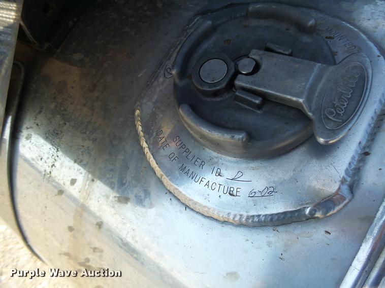 image for item DB5853 2004 Peterbilt 379 semi truck
