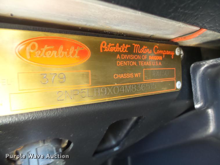 image for item DB5853 2004 Peterbilt 379 semi truck