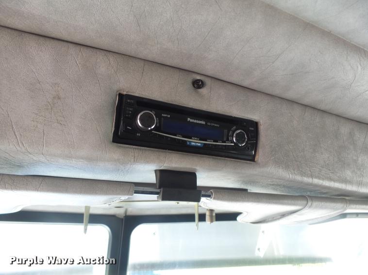 image for item DB5853 2004 Peterbilt 379 semi truck