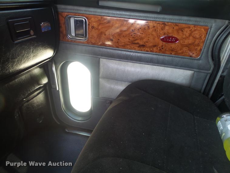 image for item DB5853 2004 Peterbilt 379 semi truck
