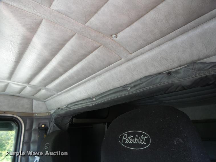 image for item DB5853 2004 Peterbilt 379 semi truck