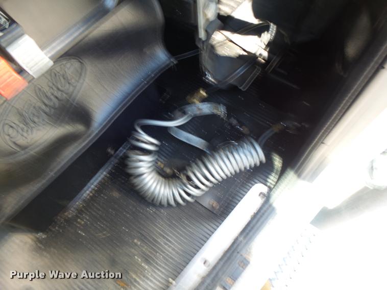 image for item DB5853 2004 Peterbilt 379 semi truck