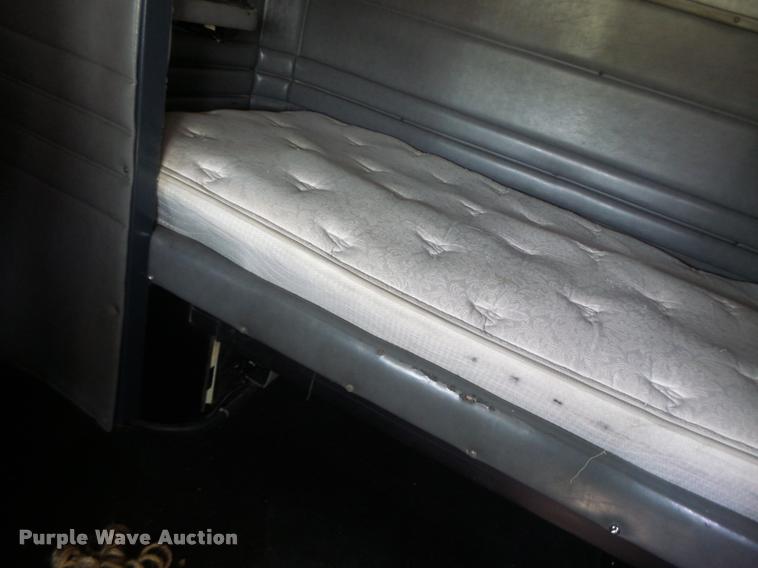 image for item DB5853 2004 Peterbilt 379 semi truck