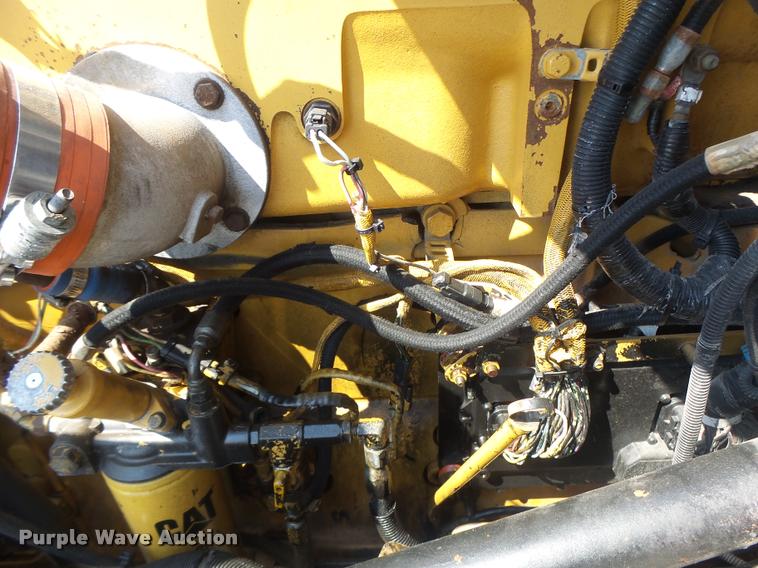 image for item DB5853 2004 Peterbilt 379 semi truck