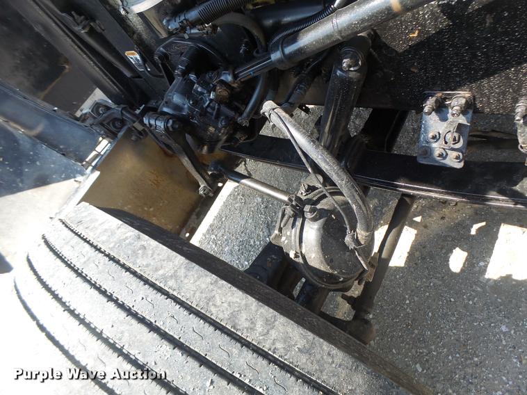 image for item DB5853 2004 Peterbilt 379 semi truck