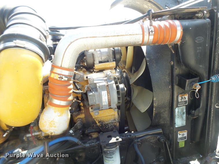 image for item DB5853 2004 Peterbilt 379 semi truck