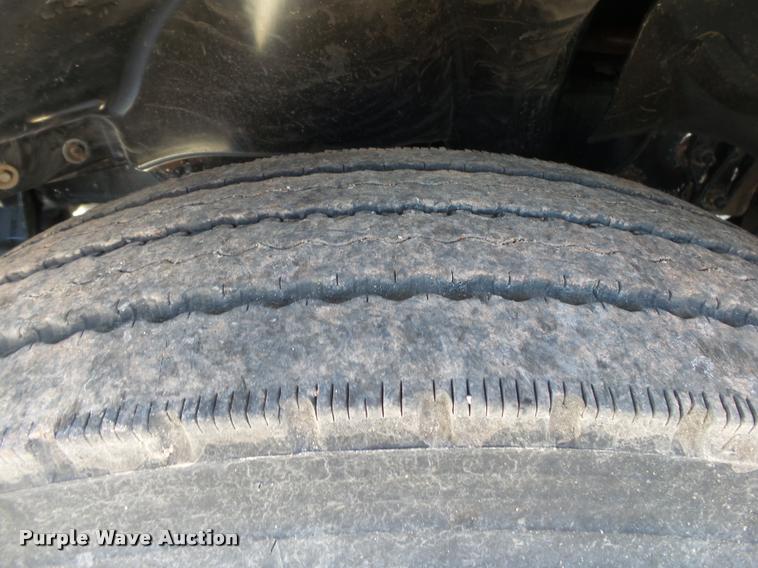 image for item DB7430 2003 Freightliner Columbia semi truck