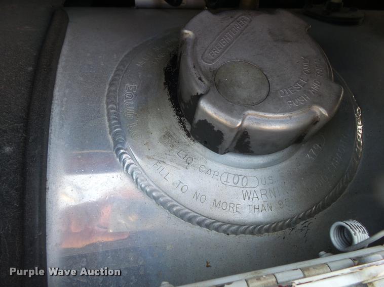 image for item DB7430 2003 Freightliner Columbia semi truck