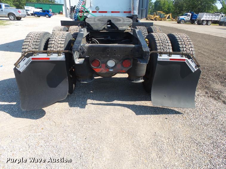 image for item DB7430 2003 Freightliner Columbia semi truck