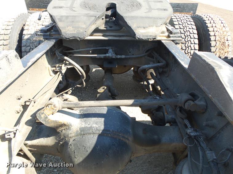 image for item DB7430 2003 Freightliner Columbia semi truck