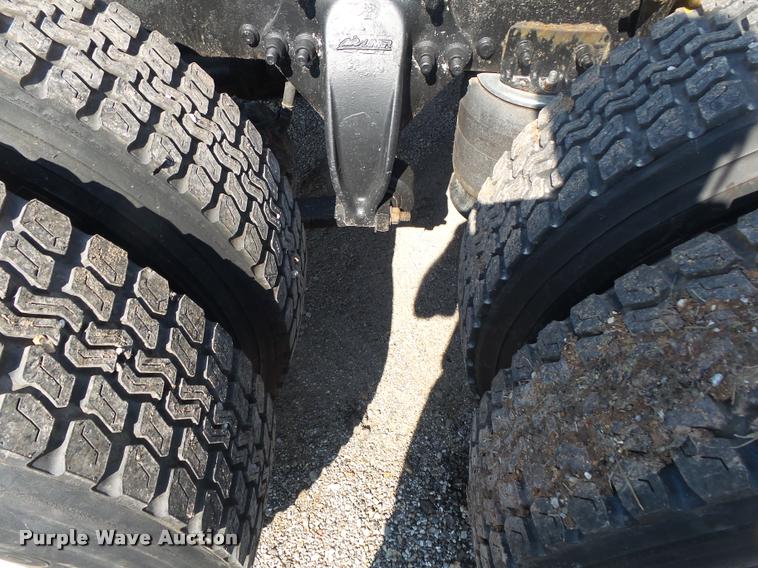 image for item DB7430 2003 Freightliner Columbia semi truck