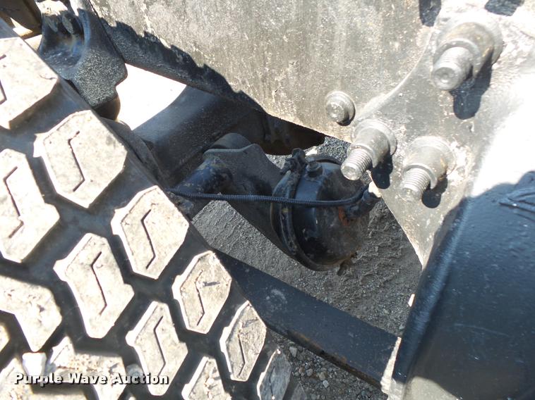 image for item DB7430 2003 Freightliner Columbia semi truck