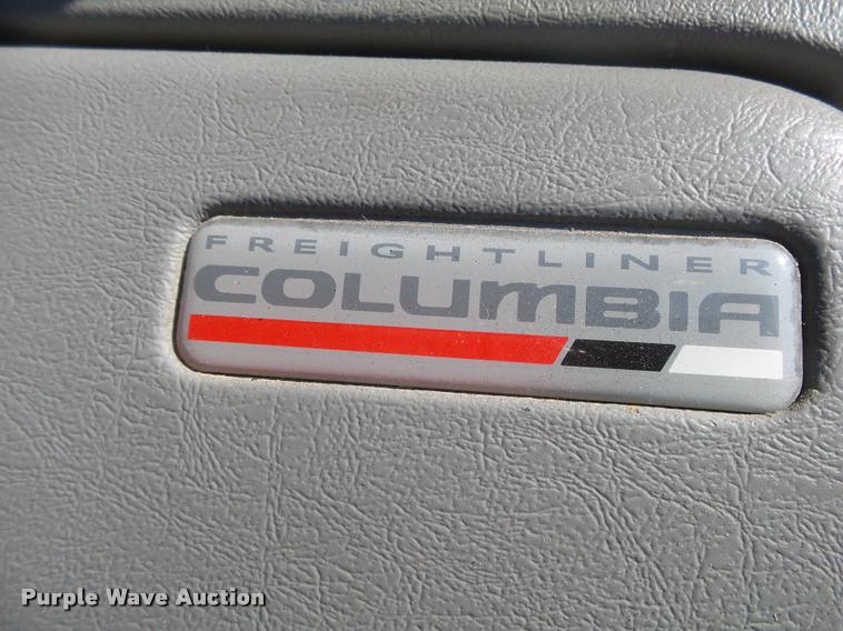 image for item DB7430 2003 Freightliner Columbia semi truck