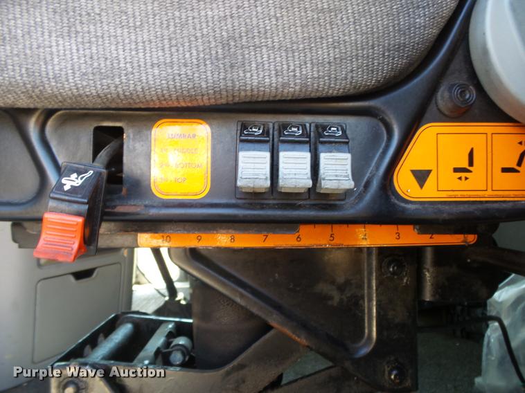 image for item DB7430 2003 Freightliner Columbia semi truck