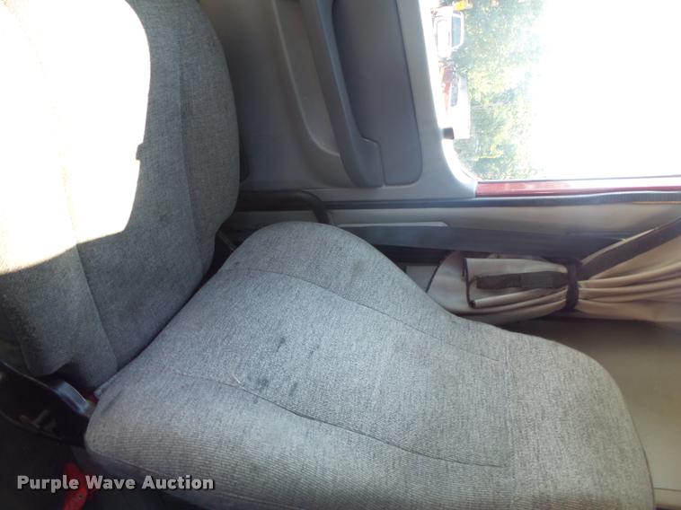 image for item DB7430 2003 Freightliner Columbia semi truck