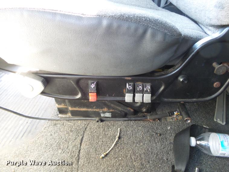 image for item DB7430 2003 Freightliner Columbia semi truck