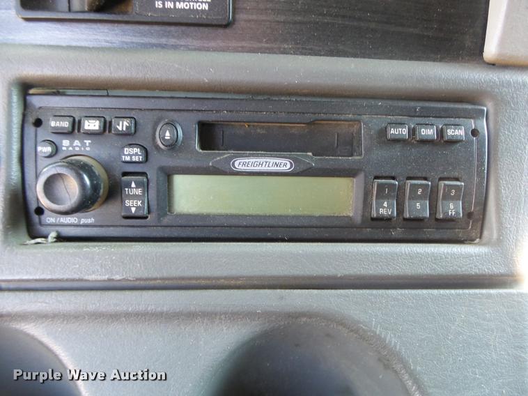 image for item DB7430 2003 Freightliner Columbia semi truck