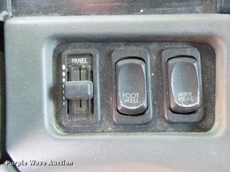 image for item DB7430 2003 Freightliner Columbia semi truck