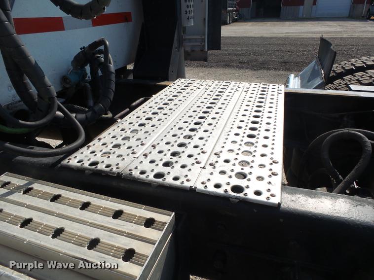 image for item DB7431 2003 Kenworth T800 semi truck