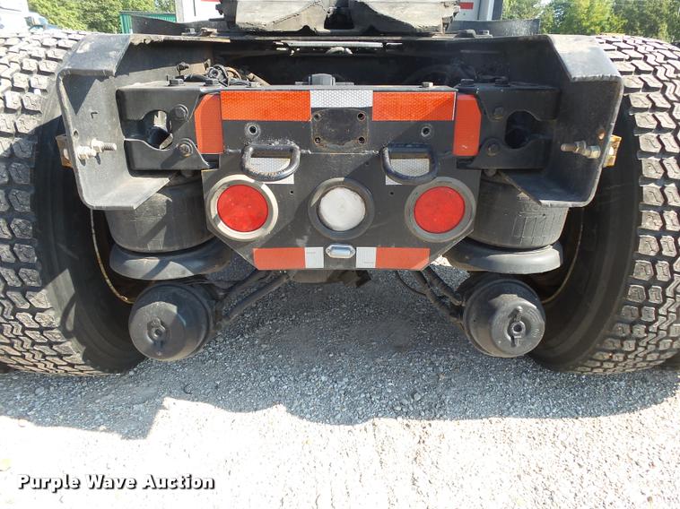 image for item DB7431 2003 Kenworth T800 semi truck