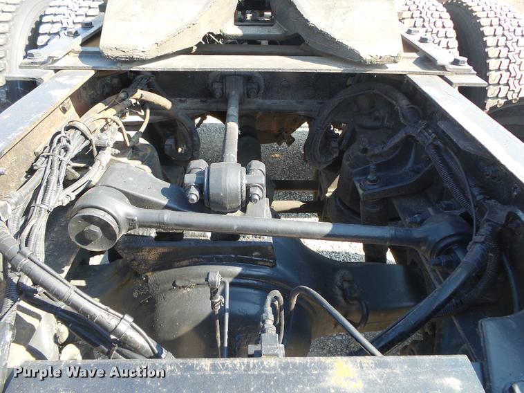 image for item DB7431 2003 Kenworth T800 semi truck