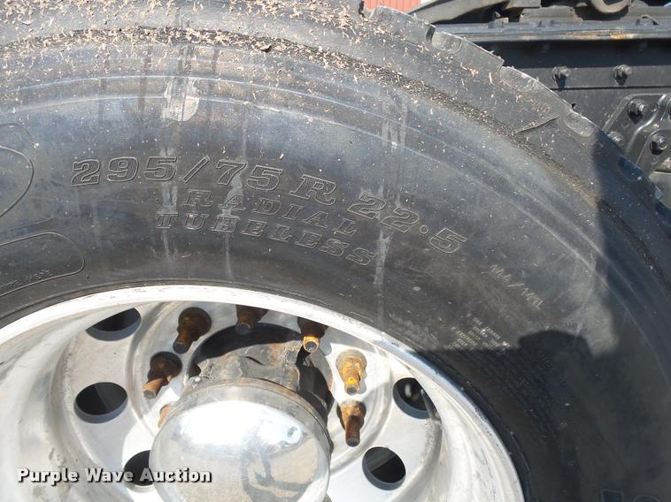 image for item DB7431 2003 Kenworth T800 semi truck