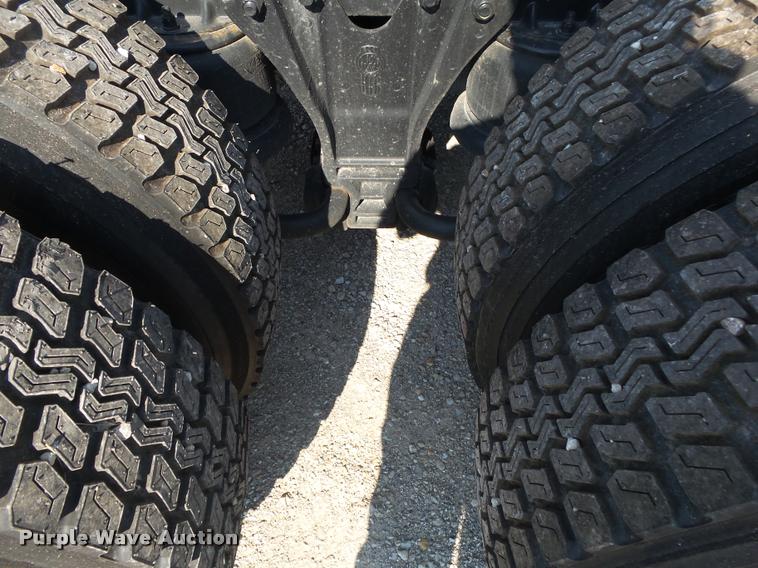 image for item DB7431 2003 Kenworth T800 semi truck