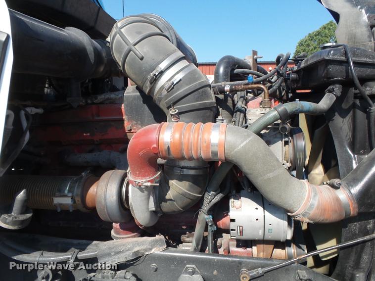 image for item DB7431 2003 Kenworth T800 semi truck