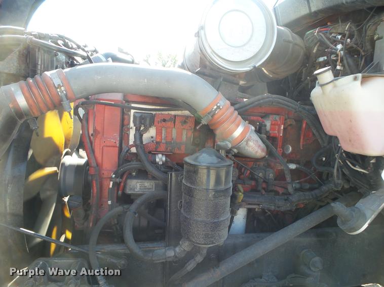 image for item DB7431 2003 Kenworth T800 semi truck