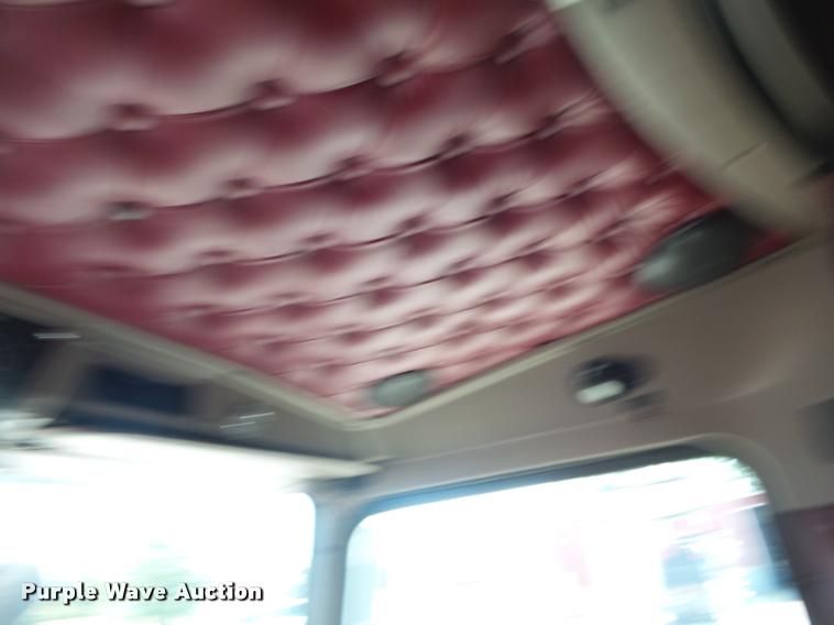 image for item DB7431 2003 Kenworth T800 semi truck