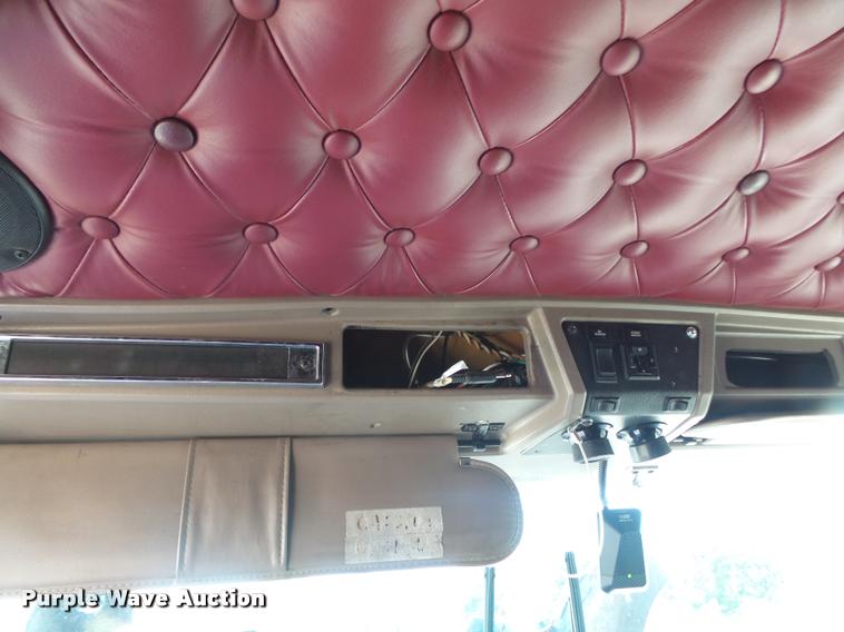 image for item DB7431 2003 Kenworth T800 semi truck