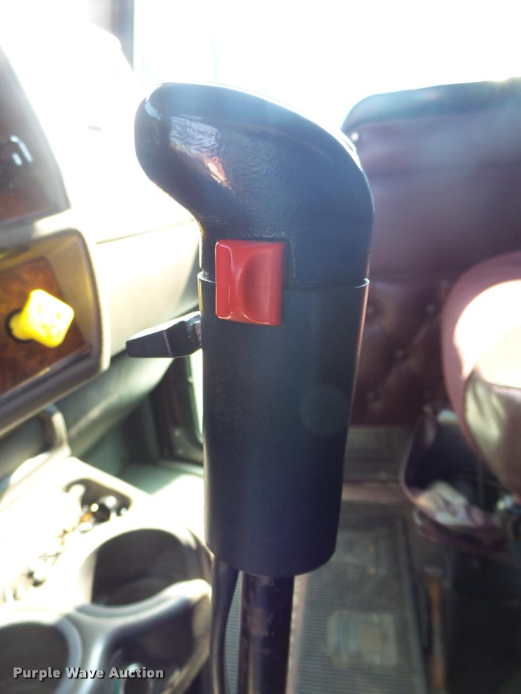 image for item DB7431 2003 Kenworth T800 semi truck