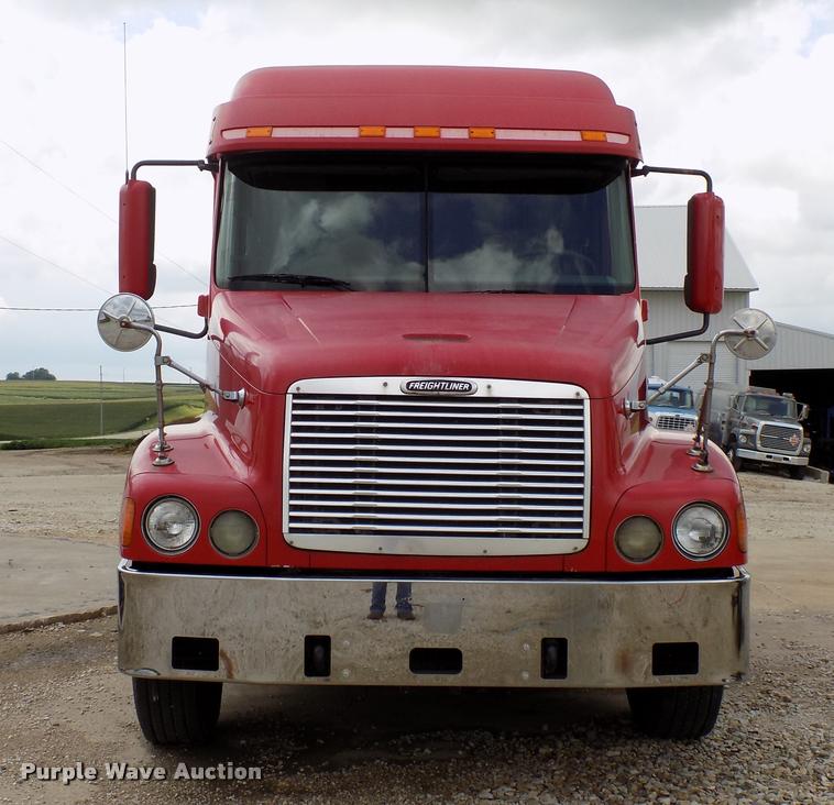 image for item DC4935 2003 Freightliner ST120 semi truck