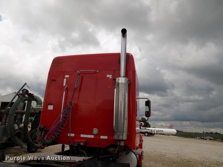 image for item DC4935 2003 Freightliner ST120 semi truck