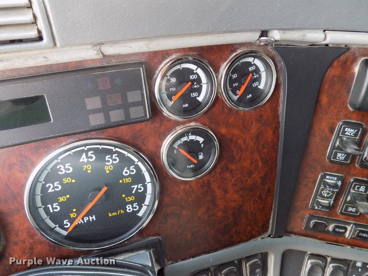 image for item DC4935 2003 Freightliner ST120 semi truck